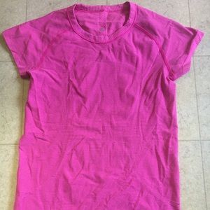 Lululemon running shirt